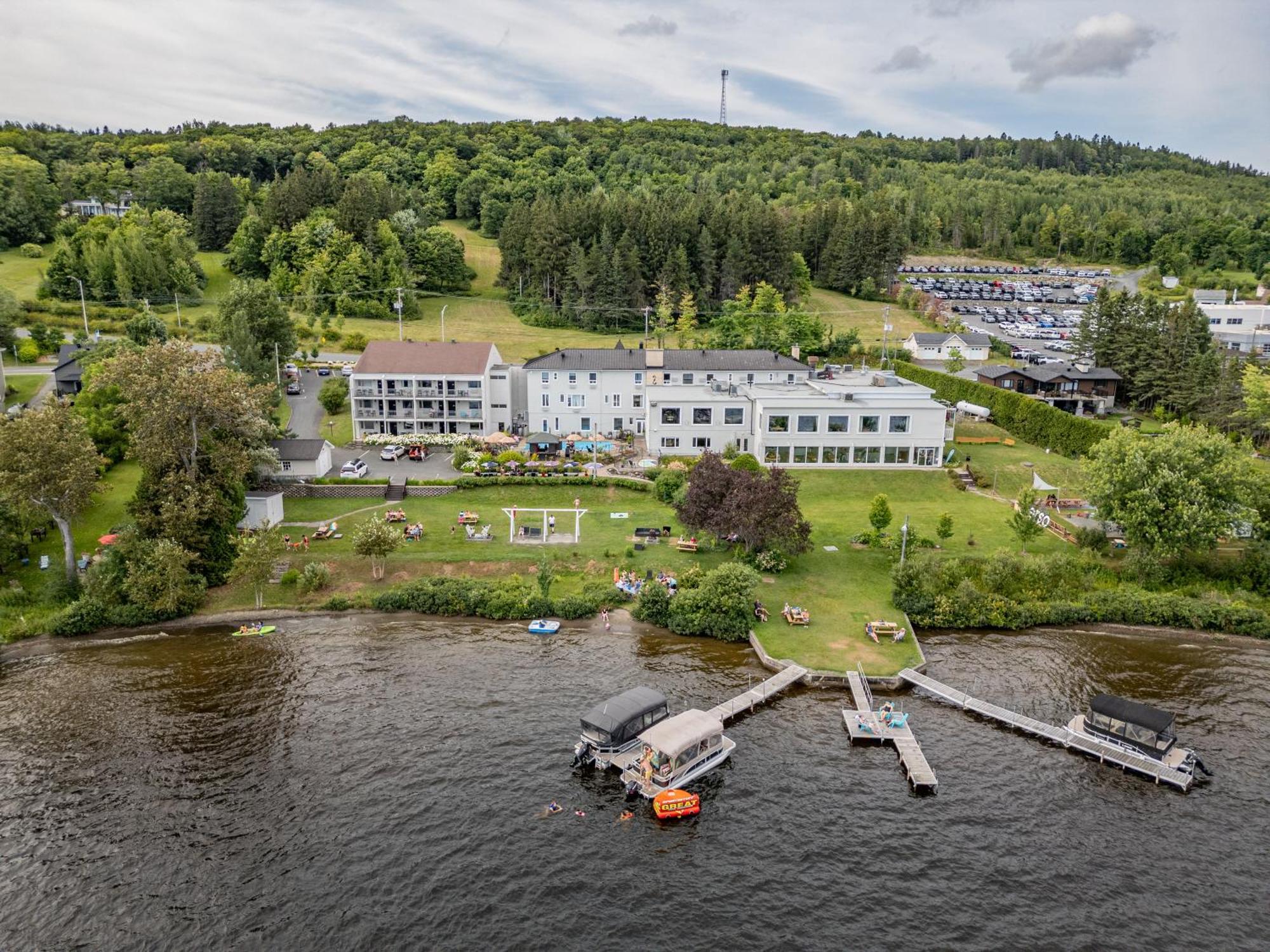 Manoir Lac-Etchemin エクステリア 写真
