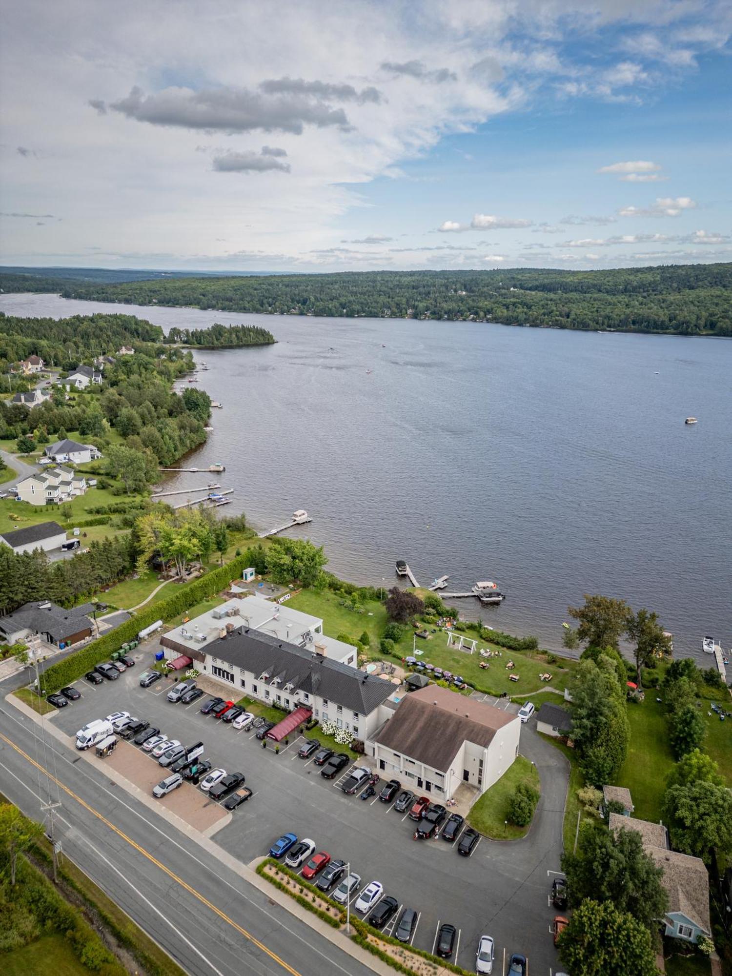 Manoir Lac-Etchemin エクステリア 写真